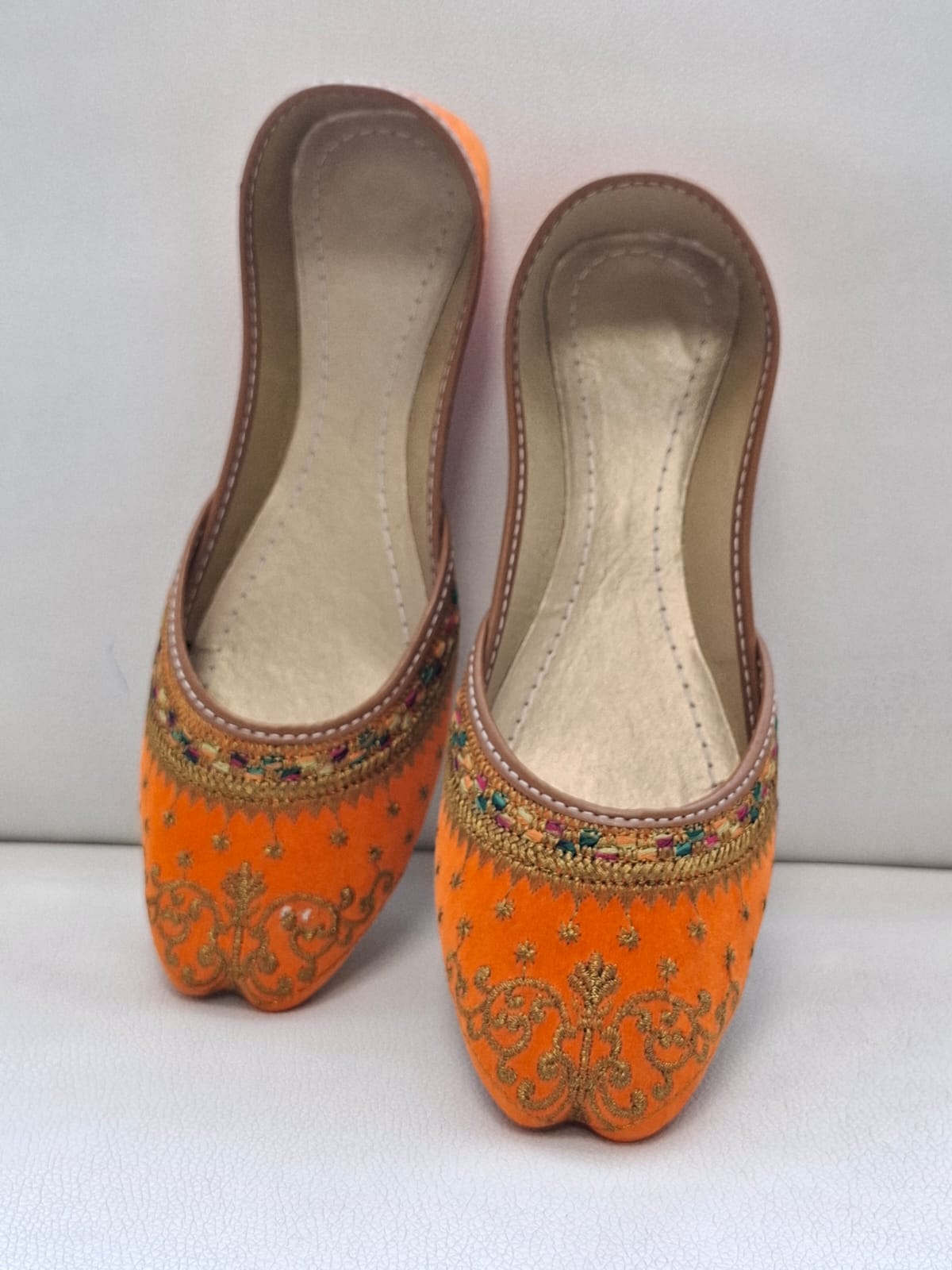 Timeless Elegance: Exquisite Artisan Punjabi Khussa - Authentic Pakistani Flat Jutti - 0