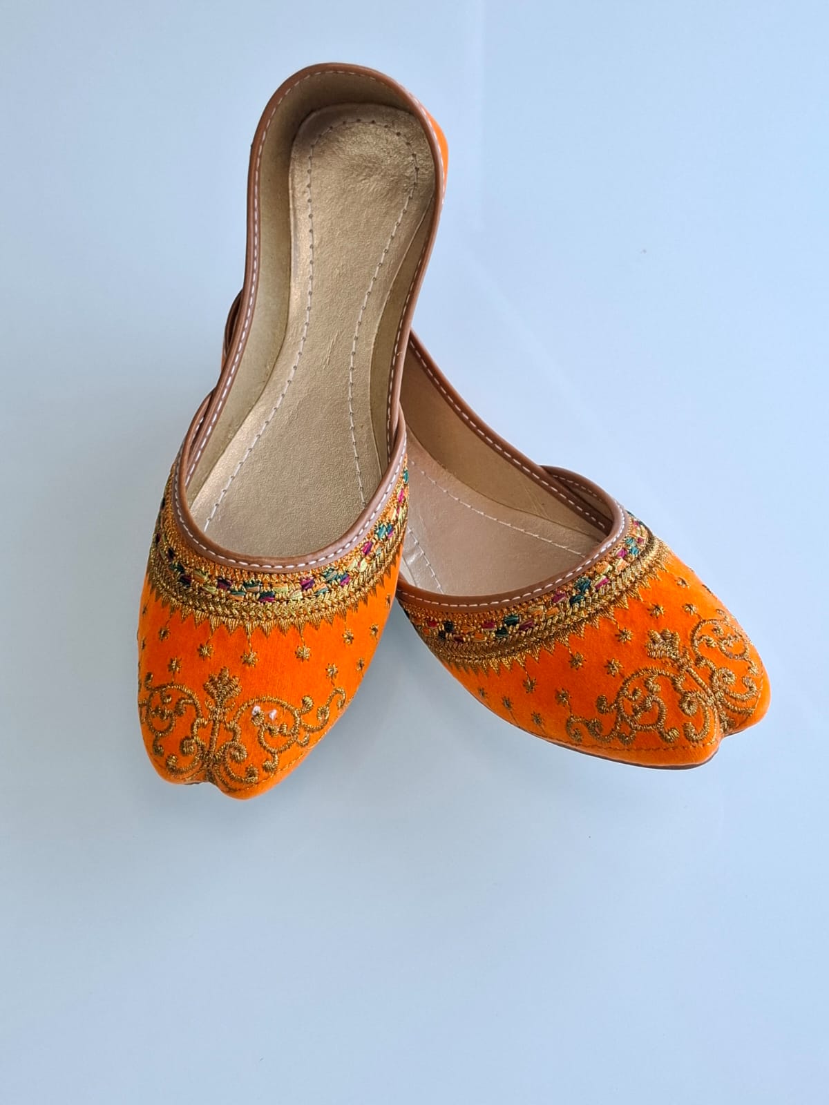 Timeless Elegance: Exquisite Artisan Punjabi Khussa - Authentic Pakistani Flat Jutti