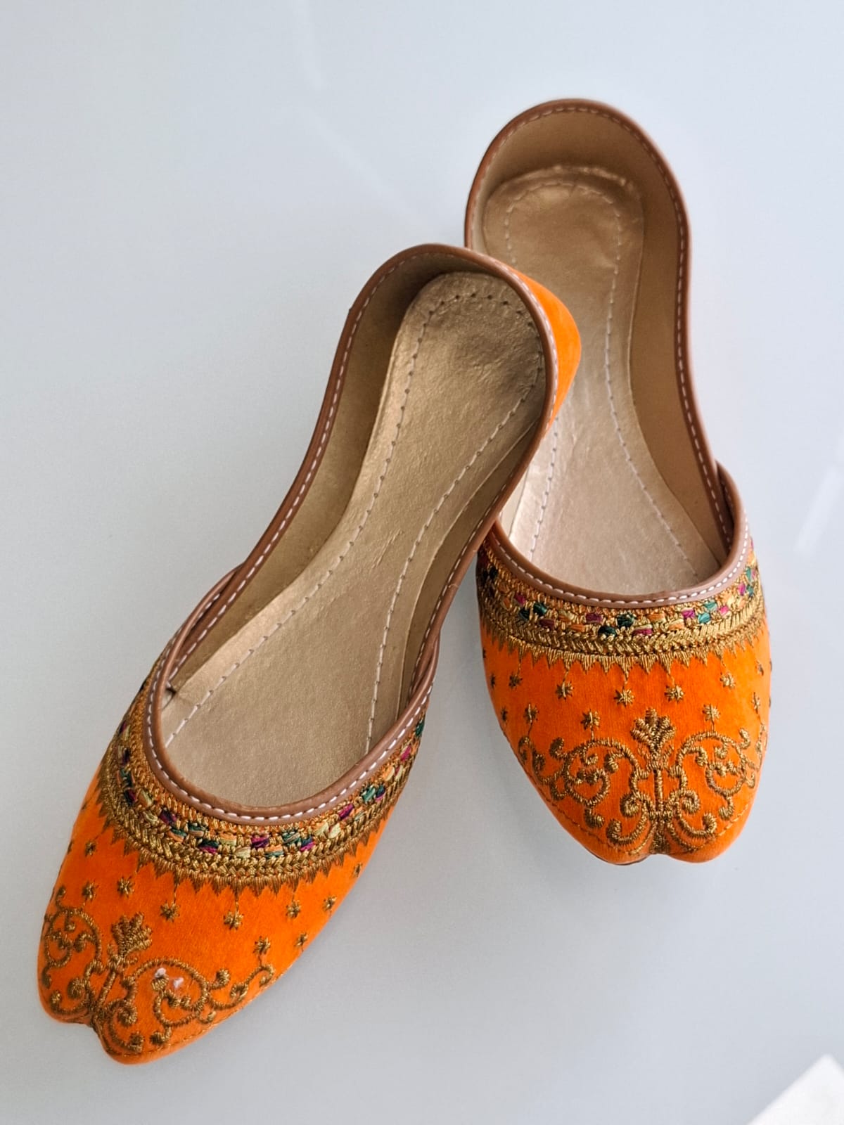 Timeless Elegance: Exquisite Artisan Punjabi Khussa - Authentic Pakistani Flat Jutti