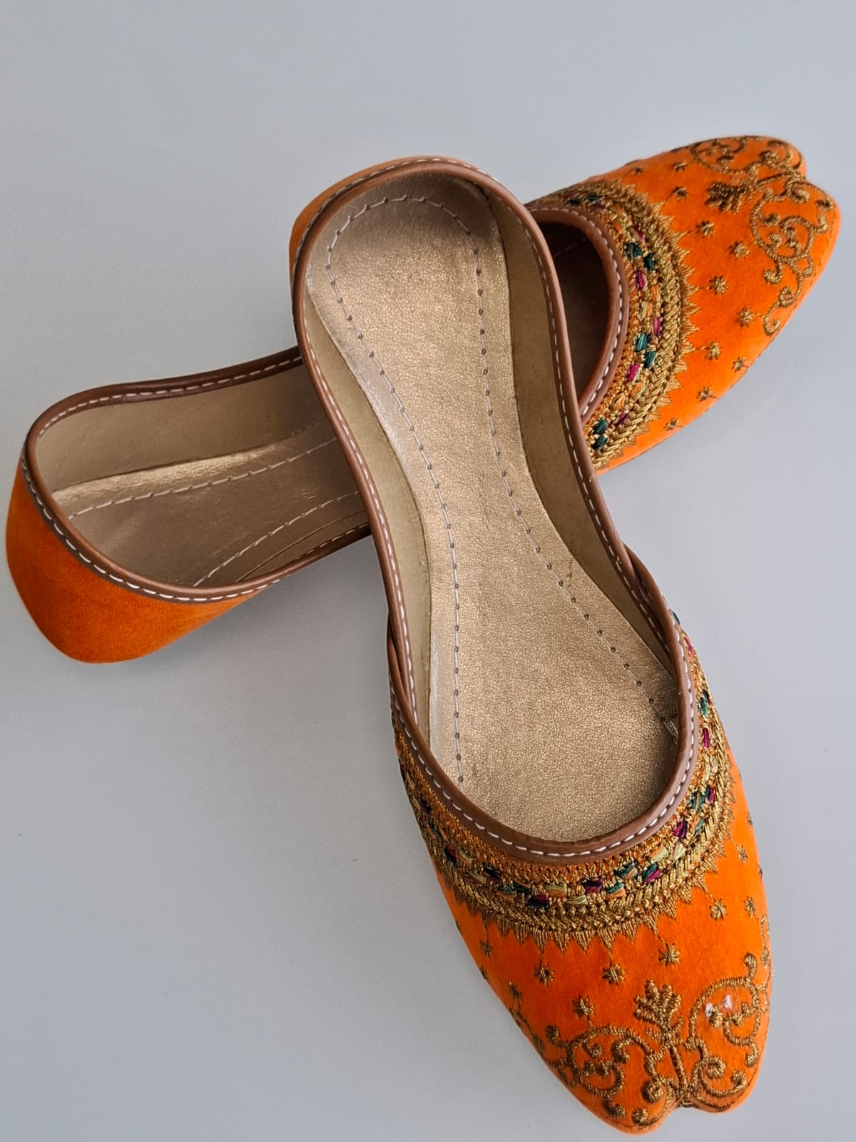 Timeless Elegance: Exquisite Artisan Punjabi Khussa - Authentic Pakistani Flat Jutti