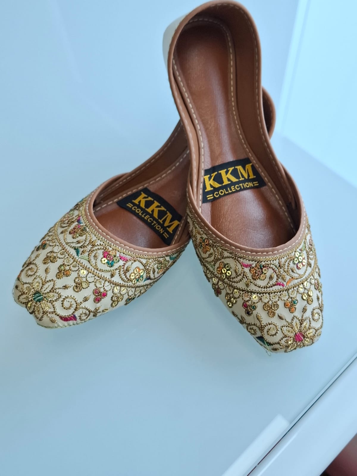 Exquisite Handmade Punjabi Khussa - Authentic Flat Pakistani Jutti