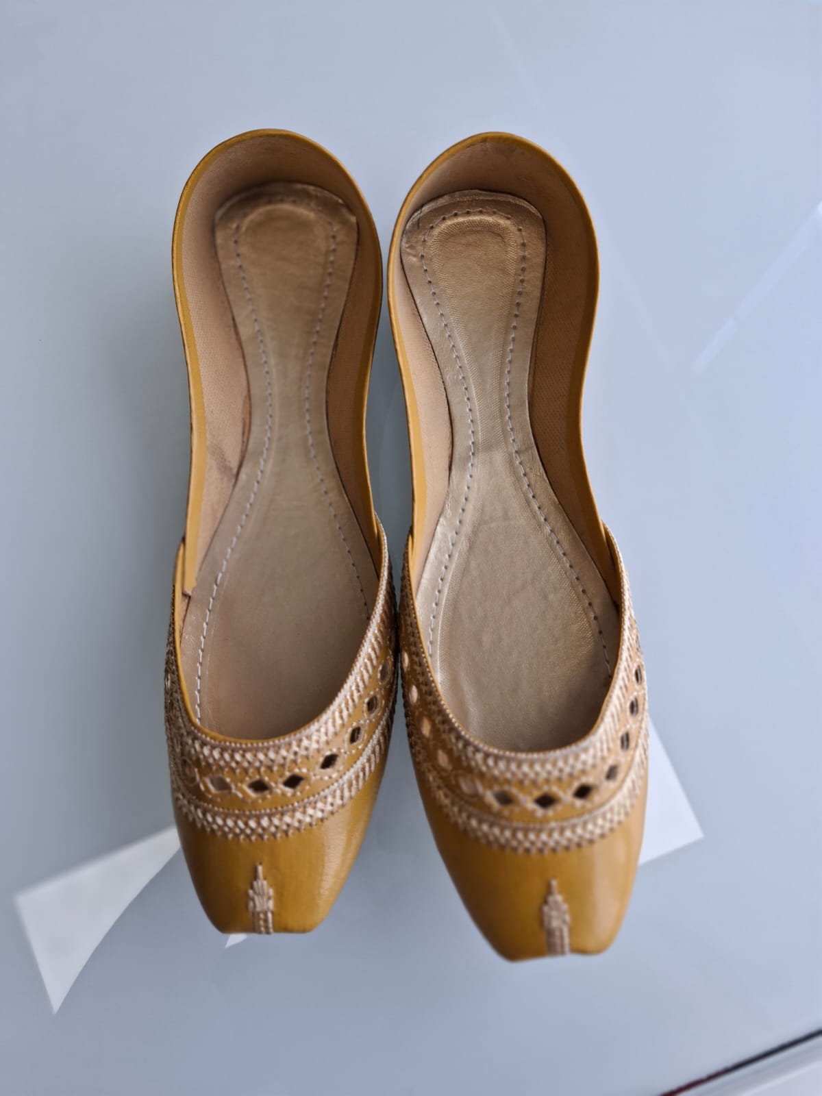 Exquisite Elegance: Handcrafted Punjabi Khussa - Authentic Pakistani Flat Jutti