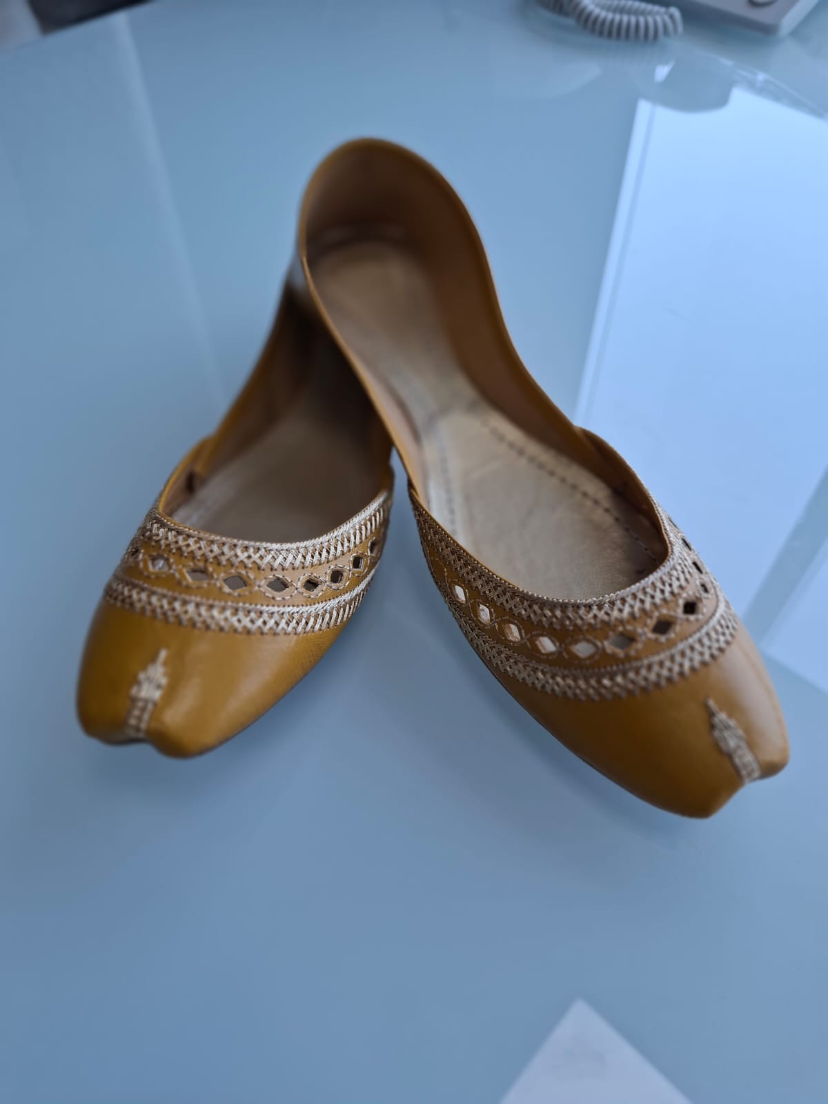 Exquisite Elegance: Handcrafted Punjabi Khussa - Authentic Pakistani Flat Jutti